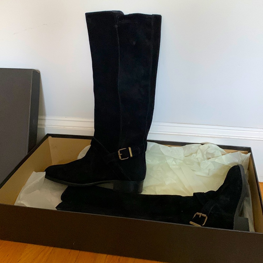 Women’s suede boots